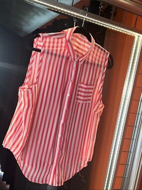 NANA USA Peach and White Striped Sheer Split-Back Sleeveless Top 🍑🐚